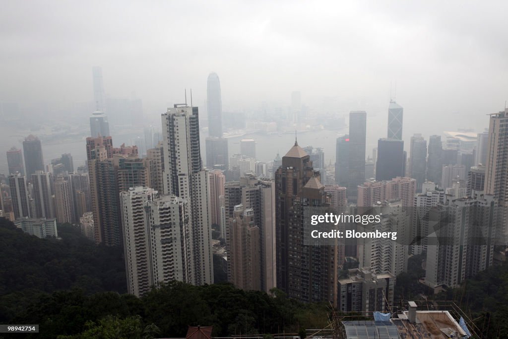 Hong Kong Faces "Embarrassment" On Bus Fumes