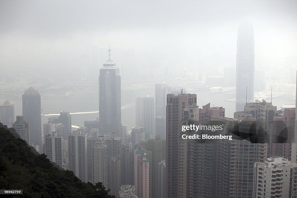Hong Kong Faces "Embarrassment" On Bus Fumes