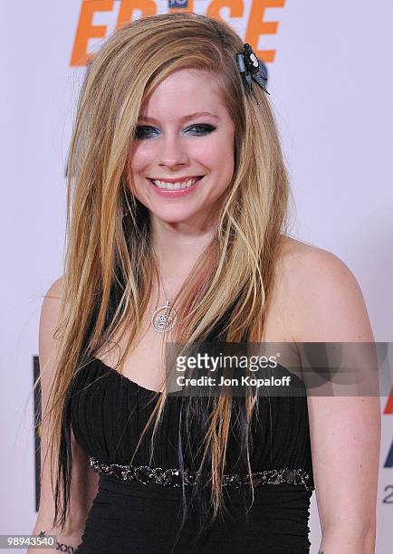 Singer Avril Lavigne arrives at the 17th Annual Race To Erase MS Gala at the Hyatt Regency Century Plaza on May 7, 2010 in Century City, California.