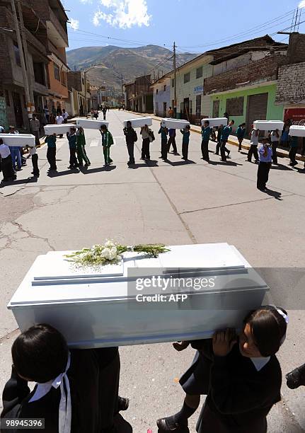 The remains of more than 90 people killed and dissapeared in Putis, Ayacucho ---600 km southeast of Lima--- in 1984 during the political conflict in...