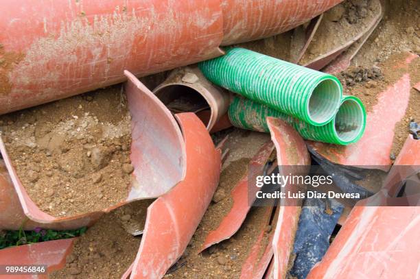 broken water pipes - trench safety stock pictures, royalty-free photos & images