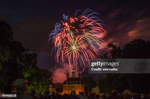 colonial williamsburg 4th of july - williamsburg virgínia imagens e fotografias de stock