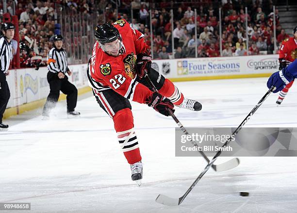 Troy Brouwer of the Chicago Blackhawks shoots the puck at Game Two of the Western Conference Semifinals against the Vancouver Canucks during the 2010...