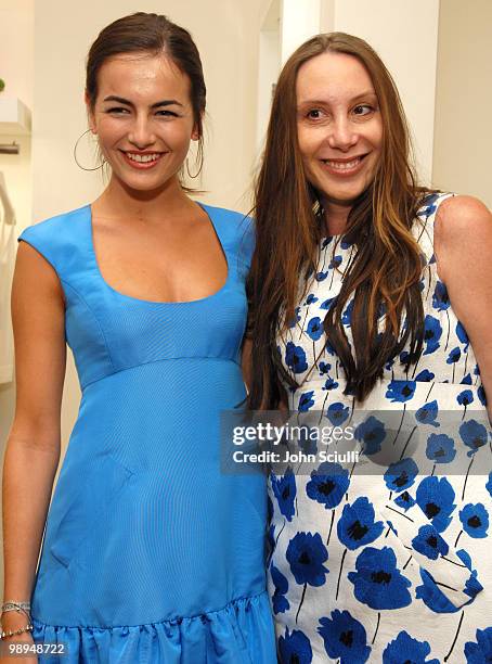 Camilla Belle and Jacqui Getty both wearing Oscar De La Renta