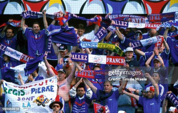 Foot France, Denmarksupporters Football Voetbal Francefrankrijk Danemark Denmark Danmark Isosport Euro 2000 !Im 335591 Footballvoetbal Soccer 15054000