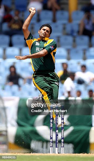 Abdul Razzaq of Pakistan bowls during the ICC World Twenty20 Super Eight match between Pakistan and South Africa played at the Beausejour Cricket...