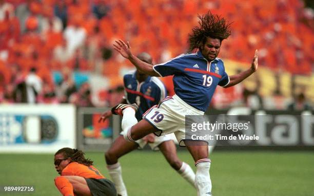 Foot France, The Netherlandsdavids Edgar Karembeu Christianfootball Voetbal France Frankrijk Hollandeholland Nederland Pays Bas Netherlandseuro 2000...