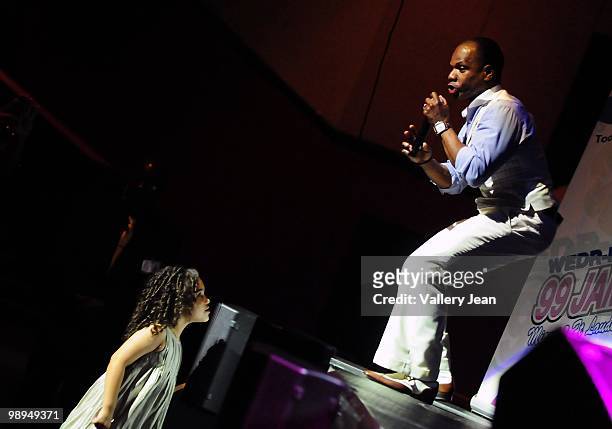 Kirk Franklin performs at The All Star Mother's Day Celebration at James L. Knight Center on May 9, 2010 in Miami, Florida.