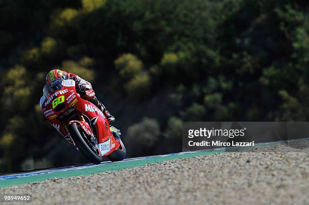 Julian Simon of Spain and Mapfre Aspar Team heads down a straight during the second day of test at Circuito de Jerez on May 1, 2010 in Jerez de la...