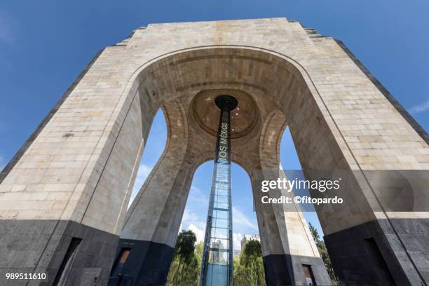 revolution monument in mexico city - revolution monument stock pictures, royalty-free photos & images