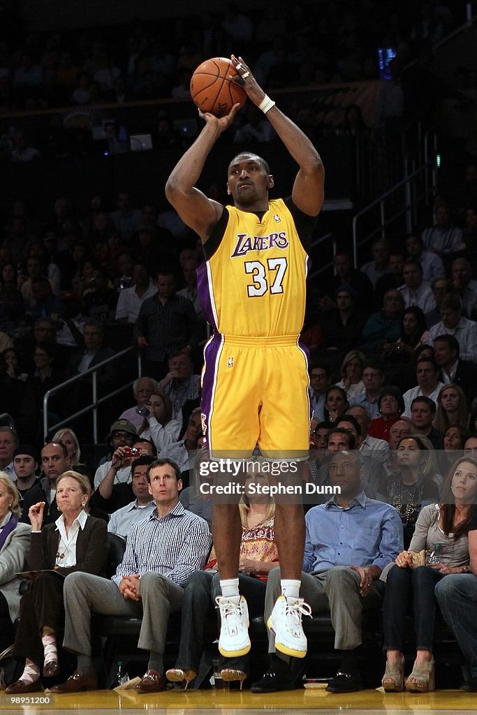 Utah Jazz v Los Angeles Lakers, Game 2