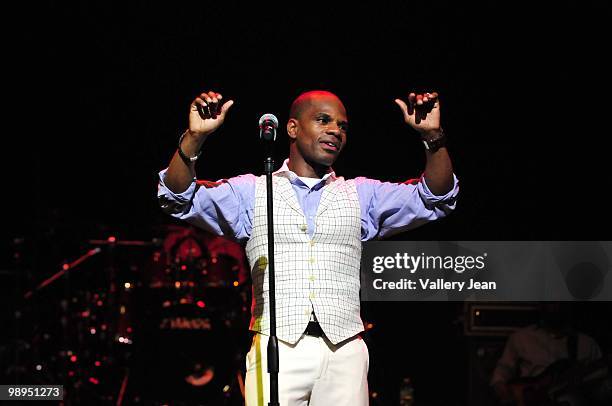 Kirk Franklin performs at The All Star Mother's Day Celebration at James L. Knight Center on May 9, 2010 in Miami, Florida.