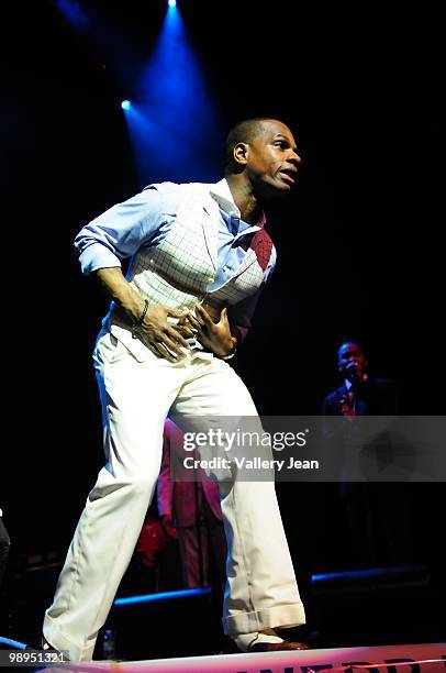 Kirk Franklin performs at The All Star Mother's Day Celebration at James L. Knight Center on May 9, 2010 in Miami, Florida.