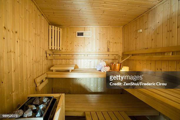 swedish sauna - holzbank stock-fotos und bilder