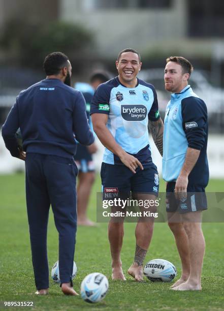 Josh Addo-Carr, Tyson Frizell and James Maloney take part in a drill in bare feet during a New South Wales Blues State of Origin Recovery Session at...