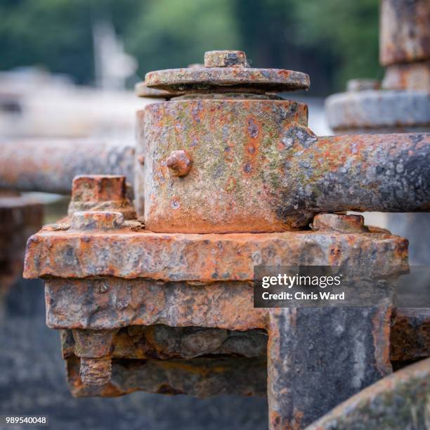 industrial boat linkage, thames barge, pin mill - grinder sandwich fotografías e imágenes de stock