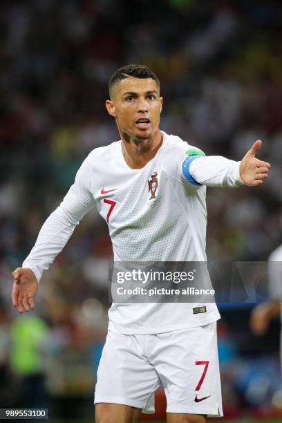 Russland, Sotschi: Fußball: WM, Finalrunde, Achtelfinale: Uruguay - Portugal im Sotschi-Stadion. Cristiano Ronaldo aus Portugal gestikuliert im...