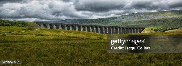 ribblehead viaduct - ribblehead viaduct stock pictures, royalty-free photos & images