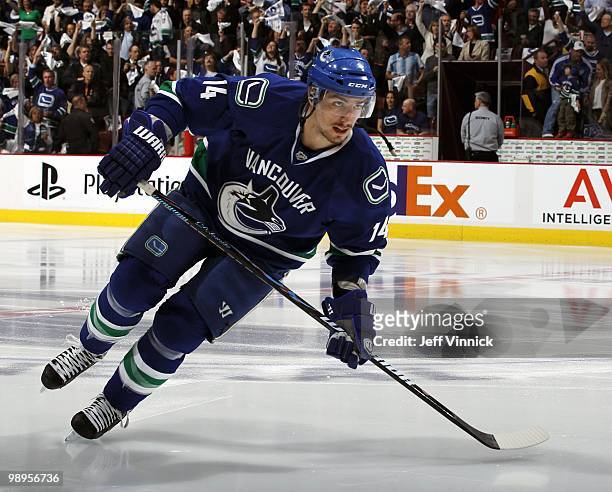 Alex Burrows of the Vancouver Canucks skates up ice in Game Four of the Western Conference Semifinals against the Chicago Blackhawks during the 2010...
