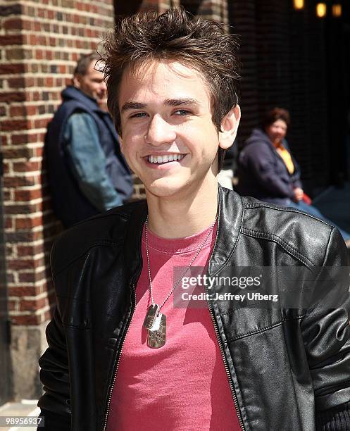 American Idol Contestant Aaron Kelly visits "Late Show With David Letterman" at the Ed Sullivan Theater on May 10, 2010 in New York City.