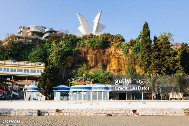 spomenik liberty monument above mala plaza beach - ulcinj stock pictures, royalty-free photos & images