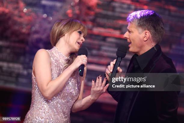 Presenter Joerg Pilawa and Swiss singer Francine Jordi at the final rehersal for the Silvestershow in Graz, Austria, 30 December 2017. The programme...