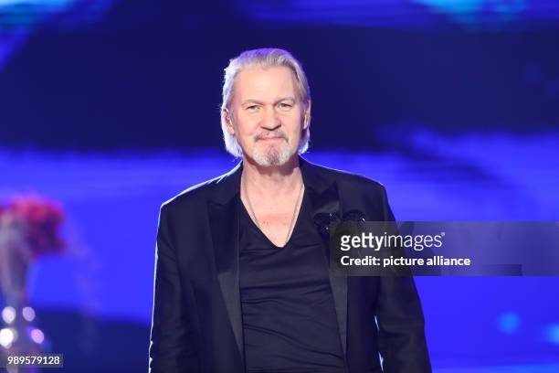 Irish singer Johnny Logan performing at the final rehersal for the Silvestershow in Graz, Austria, 30 December 2017. The programme will be broadcast...