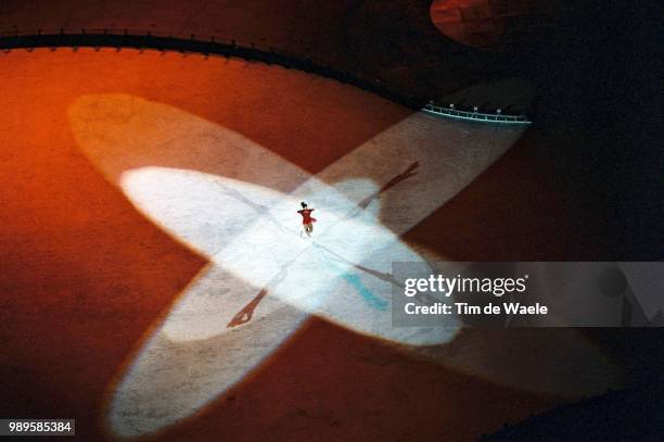 Winter Olympic Games : Salt Lake City, 02/9/2002, Salt Lake City, Utah, United States --- Former Us Olympian Kristi Yamaguchi Performs During Opening...