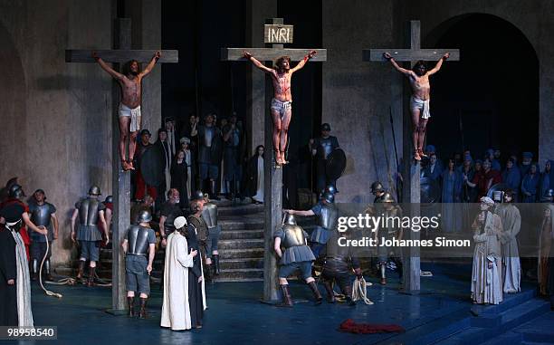 Frederik Mayet as Jesus Christ and ensemble members perform on stage during the Oberammergau passionplay 2010 final dress rehearsal on May 10, 2010...