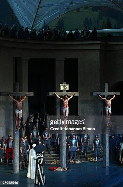 Frederik Mayet as Jesus Christ and ensemble members perform on stage during the Oberammergau passionplay 2010 final dress rehearsal on May 10, 2010...