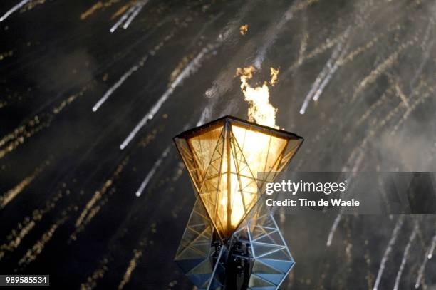 Winter Olympic Games : Salt Lake City, 02/8/2002, Salt Lake City, Utah, United States --- Fireworks Explode In The Evening Sky After The Olympic...