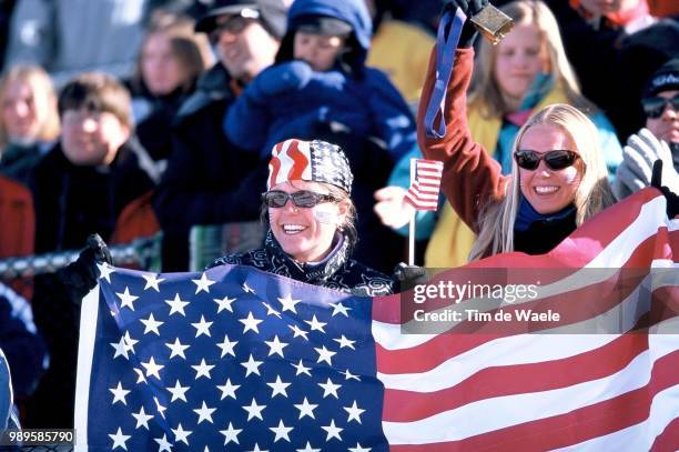 Winter Olympic Games : Salt Lake City, Supporters Drapeau Flag Vlag2/10/02, Park City, Utah, United States --- Us Fans Show The Flag During The...