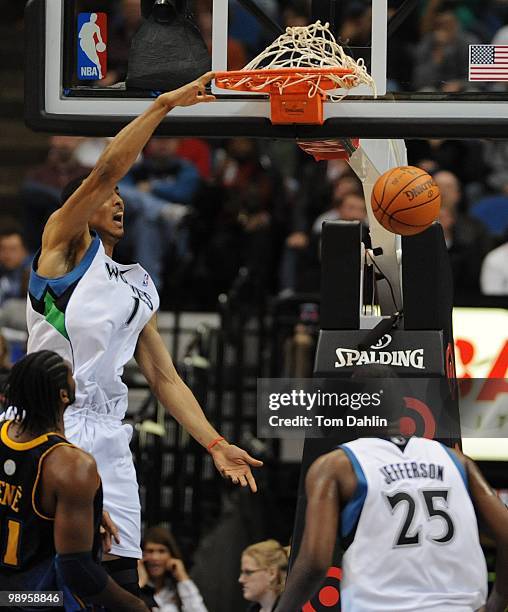 Ryan Hollins of the Minnesota Timberwolves dunks against the Denver Nuggets during the game on November 25, 2009 at the Target Center in Minneapolis,...