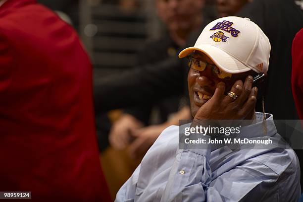 Playoffs: Los Angeles Lakers Kobe Bryant's father Joe Bryant on cell phone at courtside before Game 2 vs Utah Jazz. Los Angeles, CA 5/4/2010 CREDIT:...