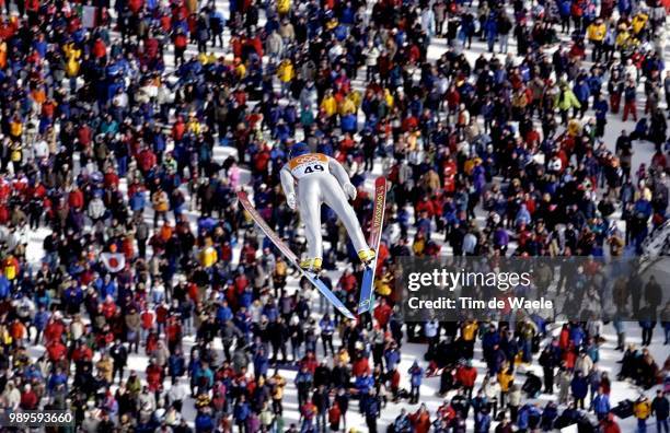 Winter Olympic Games : Salt Lake City, Illustration, Illustratie, Insolite, 2/13/02, Park City, Utah, United States --- A Competitor Flies High Over...