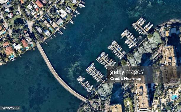 aerial view of marina. florida, usa - amarre fotografías e imágenes de stock