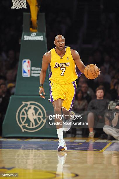 Lamar Odom of the Los Angeles Lakers dribbles the ball downcourt during the game against the Utah Jazz at Staples Center on April 2, 2010 in Los...