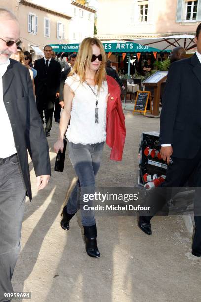 Vanessa Paradis arrive for play bowling at place des Lices on May 10, 2010 in Saint-Tropez, France.