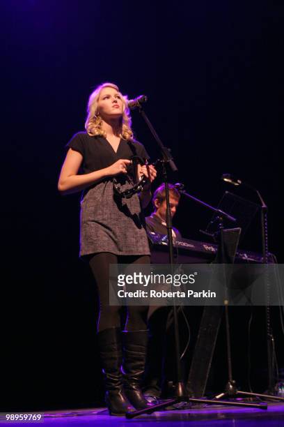 Glen Campbell's daughter Debby performs on stage at the Royal Festival Hall on May 10, 2010 in London, England.