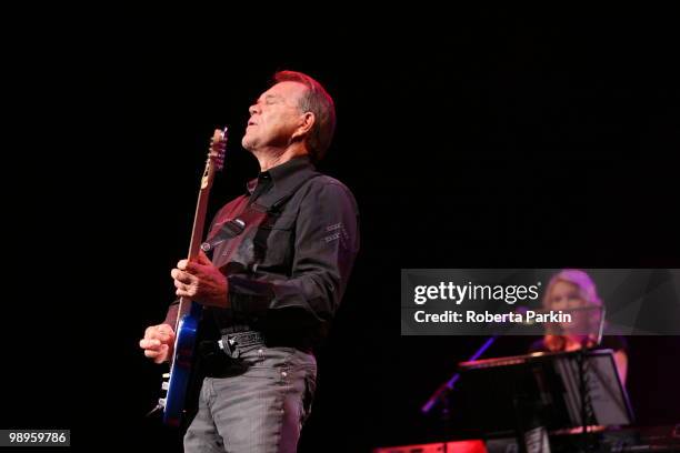 Glen Campbell performs on stage at the Royal Festival Hall on May 10, 2010 in London, England.