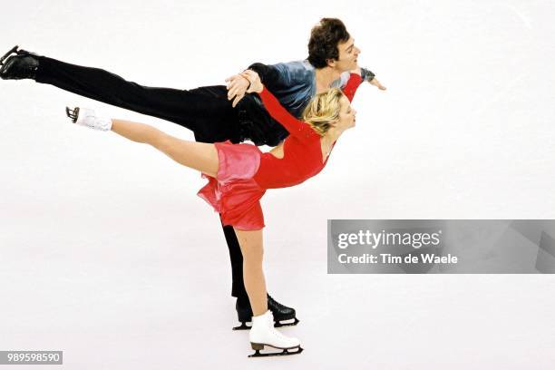 Winter Olympic Games : Salt Lake City, 2/12/02, Salt Lake City, Utah, United States --- Anton Sikharulidze And Elena Berezhnaya Of Russia Peerform...