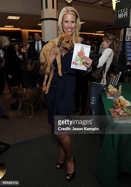 Beth Ostrosky Stern promotes "Oh My Dog: How to Choose, Train, Groom, Nurture, Feed, and Care for Your New Best Friend" at Barnes & Noble, Lincoln...
