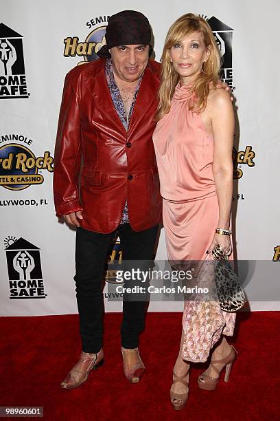 Steven Van Zandt and Maureen Van Zandt attend Clarence Clemons Classic Benefitting Homesafe at Seminole Hard Rock Hotel on May 8, 2010 in Hollywood,...