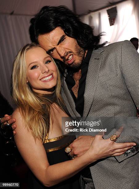Actors Kristen Bell and Russell Brand attend the 52nd Annual GRAMMY Awards held at Staples Center on January 31, 2010 in Los Angeles, California.