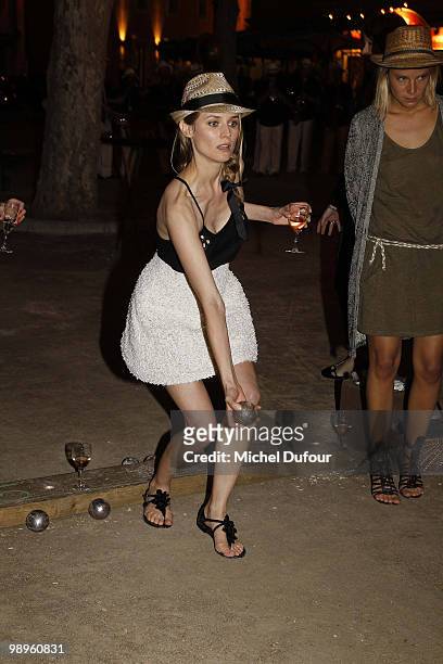 Diane Kruger play bowling at place des Lices on May 10, 2010 in Saint-Tropez, France.
