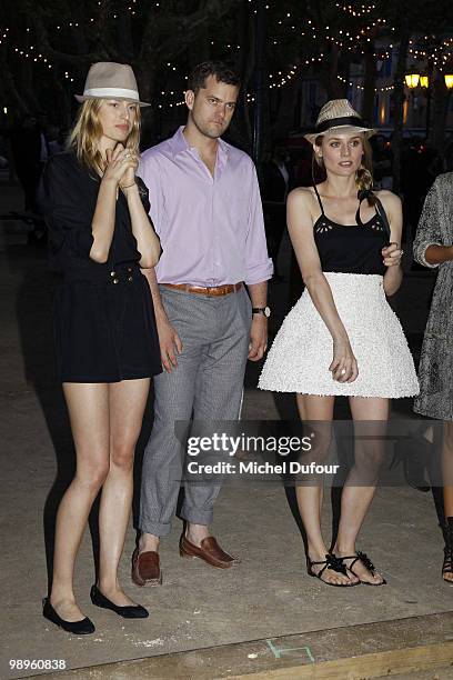 Carolina Kurkova, Josuha Jackson and Diane Kruger play bowling at place des Lices on May 10, 2010 in Saint-Tropez, France.