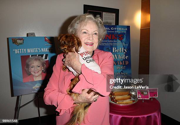 Betty White unveils the "Naked" hot dog at Pink's Hot Dogs at Universal CityWalk on April 19, 2010 in Universal City, California.