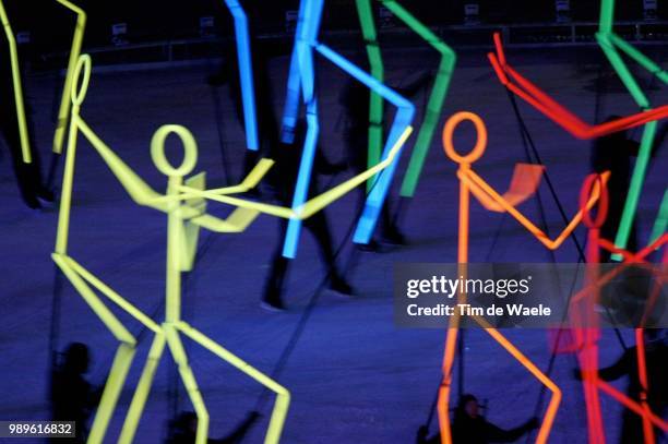 Winter Olympic Games : Salt Lake City, 2/24/02, Salt Lake City, Utah, United States --- Stick Figures Are Part Of A Black Light Show During Closing...