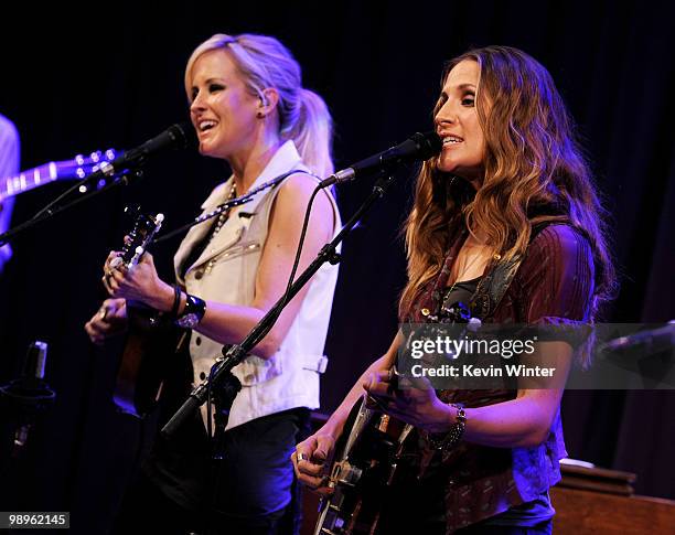 Musicians Martie Maguire and Emily Robison of the Court Yard Hounds answer questions from fans and perform at The GRAMMY Museum on May 10. 2010 in...