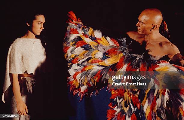 Actor Yul Brynner and actress Shirley Anne Field on the set of the film 'Kings of the Sun' in Mexico, April 1963.